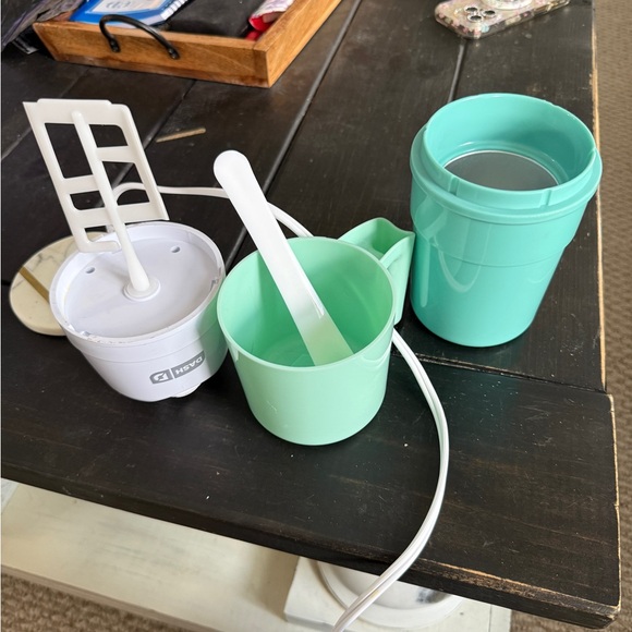 Dash Mini Ice Cream Maker - Picture 3 of 3